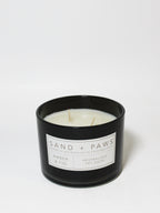 Sand + Paws Amber & Fig 12 oz scented candle - Fine Fragrance