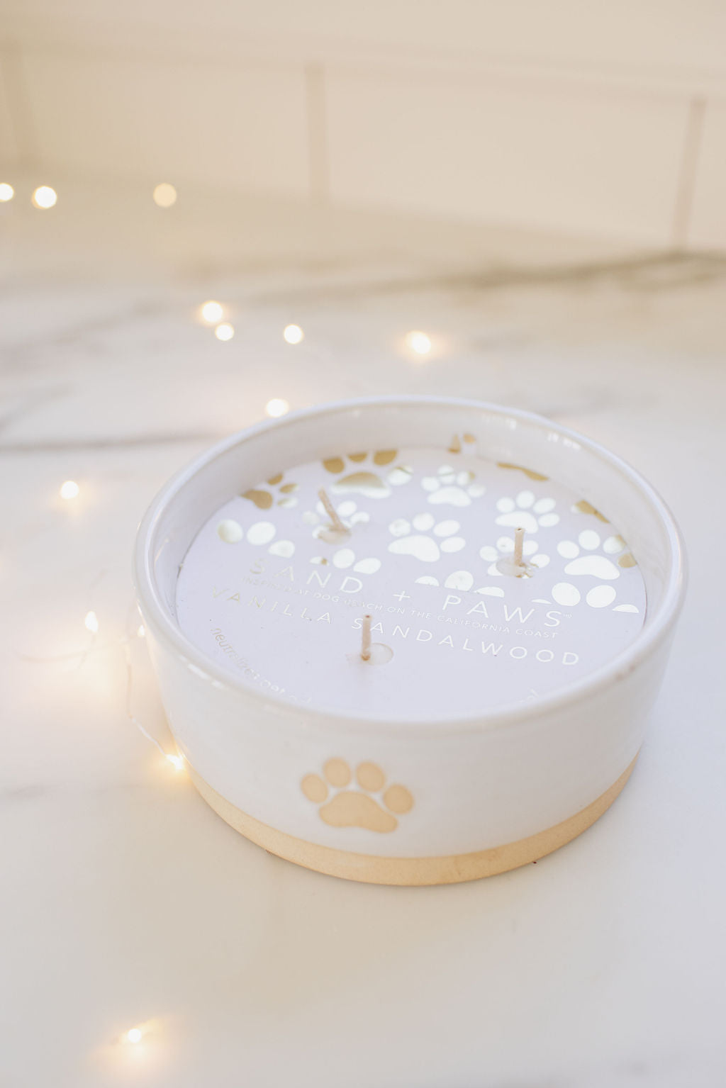 Sand + Paws Vanilla Sandalwood 12 oz scented candle - Fine Fragrance