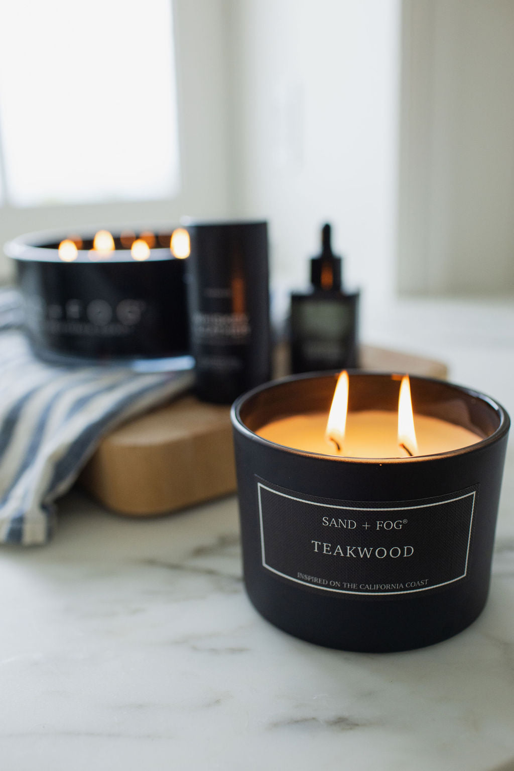 Teakwood 12 oz scented candle - Home Fragrance