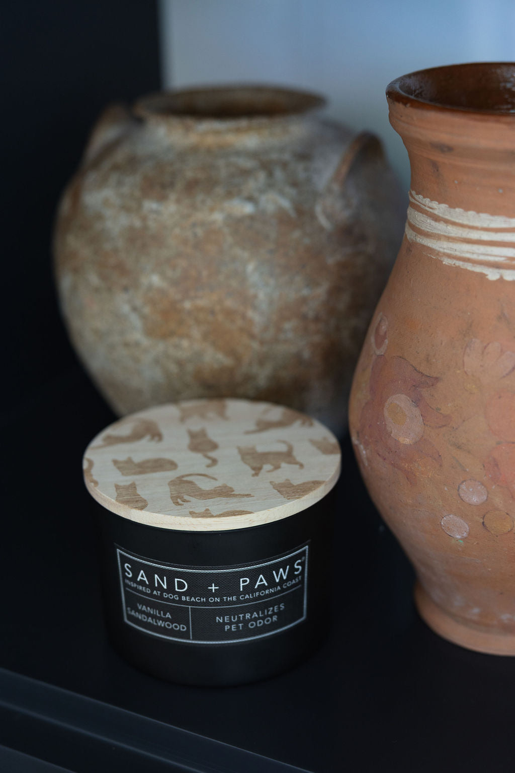 Sand + Paws Vanilla Sandalwood 12 oz scented candle - Fine Fragrance