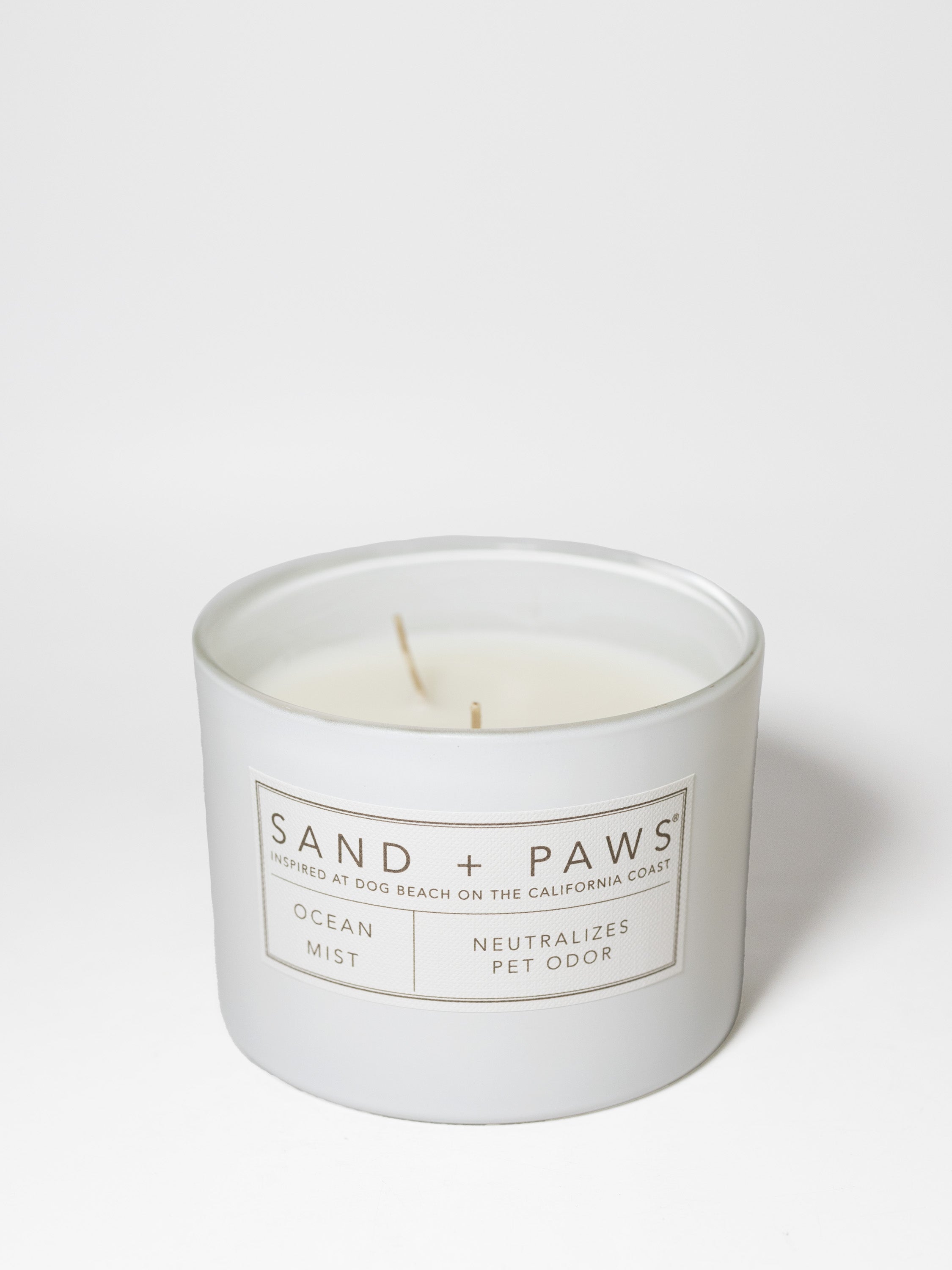 Sand + Paws Ocean Mist 12 oz scented candle - Fine Fragrance