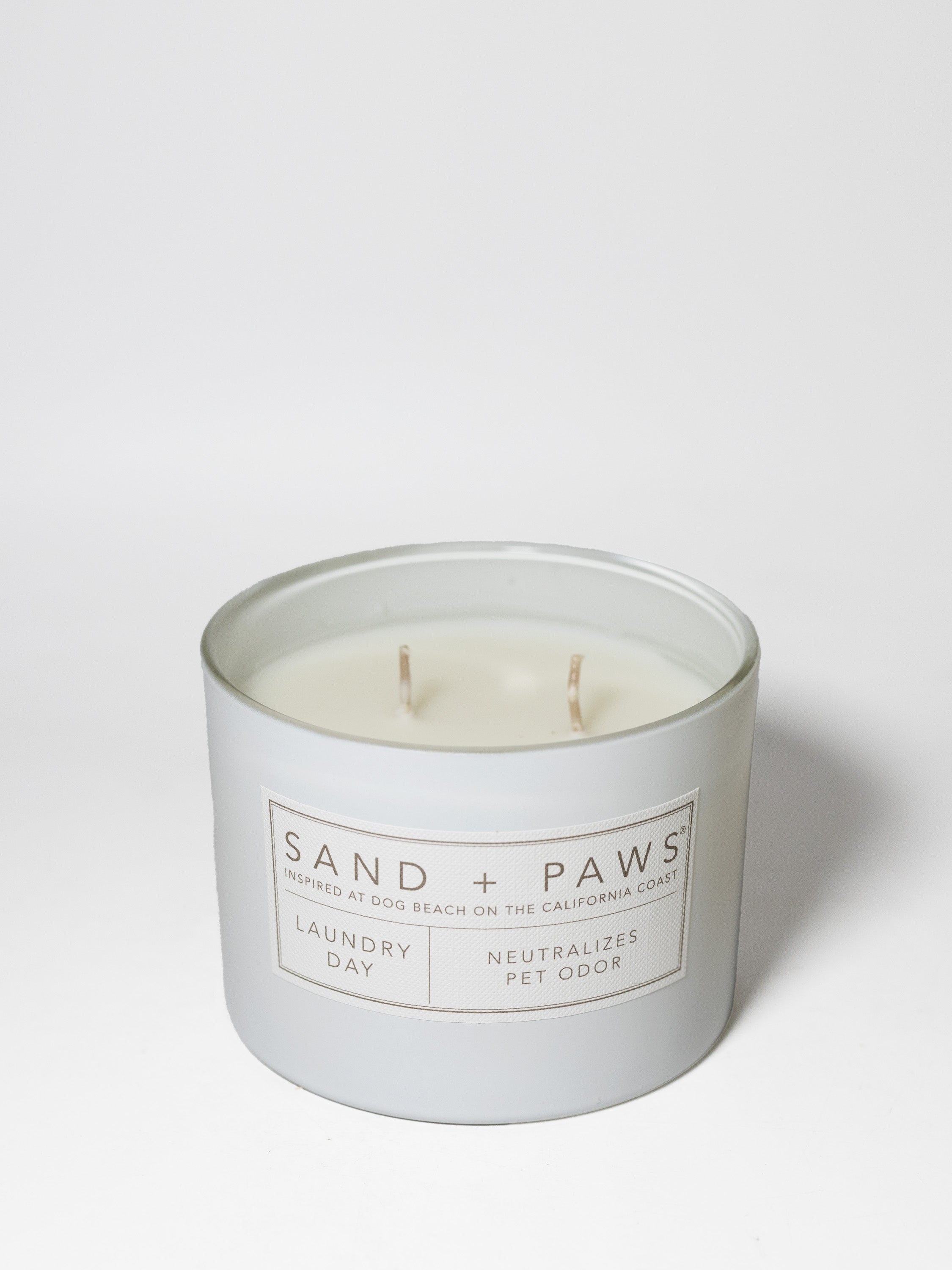 Sand + Paws Laundry Day 12 oz scented candle - Fine Fragrance