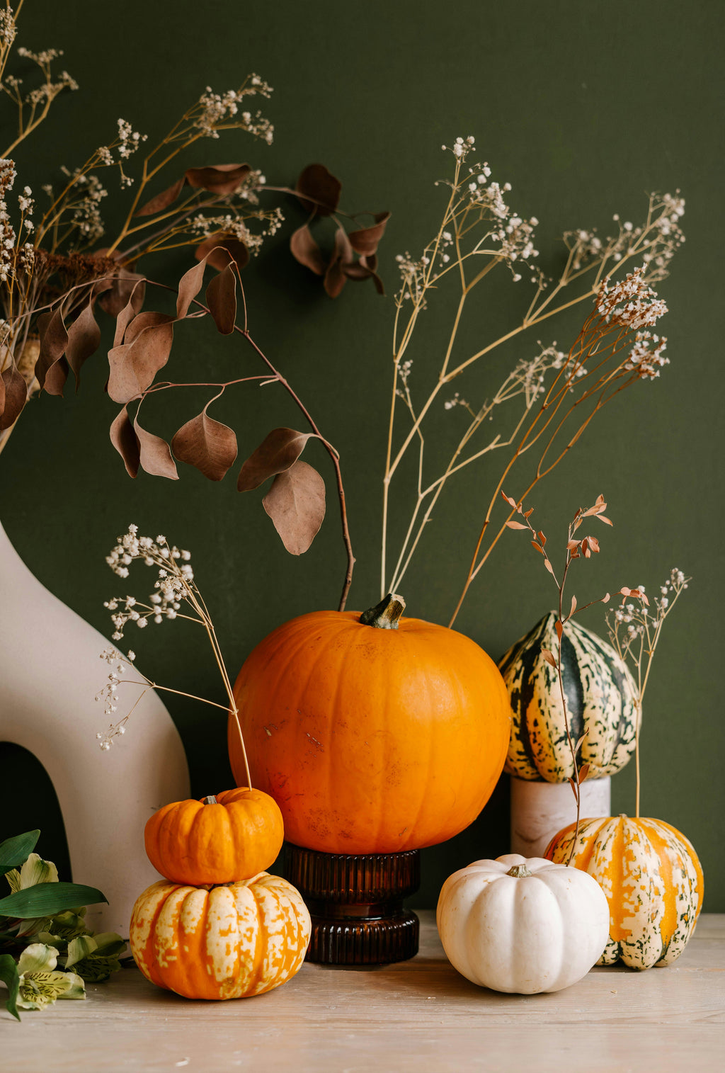 Sand + Paws Pumpkin & Eucalyptus 12 oz scented candle - Home Fragrance